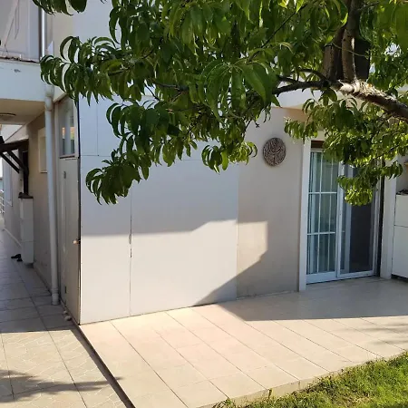 Appartement 2 Bedroom Cosy House In