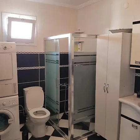 Apartmán 2 Bedroom Cosy House In *
